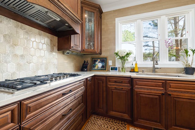 A clean, modern kitchen.